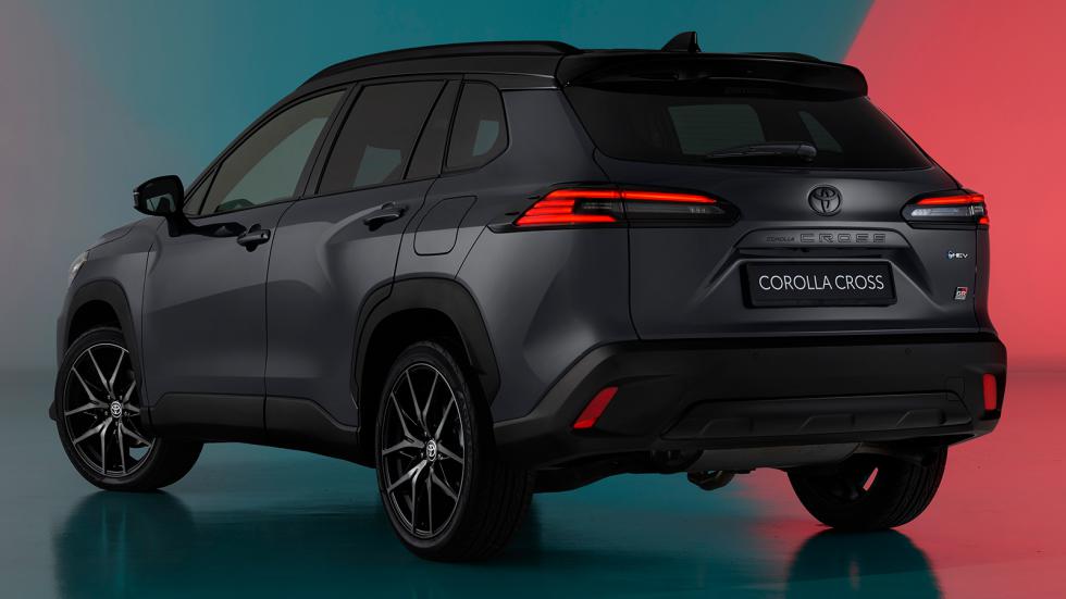 Ανανεωμένη και με έκδοση GR Sport η Toyota Corolla Cross